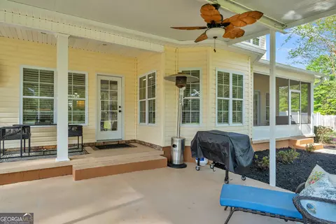 Exterior - 208 Hedge Row, Dublin, GA 31021 photo 7 of 9