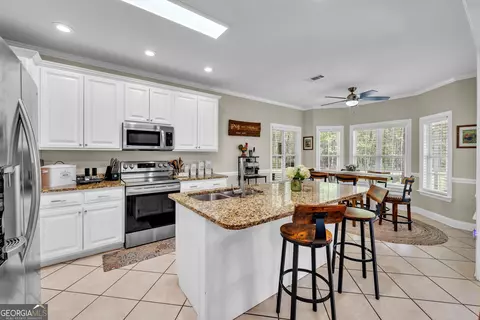 Kitchen - 208 Hedge Row, Dublin, GA 31021 photo 1 of 6