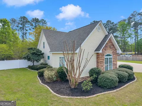 Exterior - 208 Hedge Row, Dublin, GA 31021 photo 9 of 9