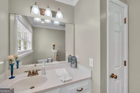 Bath - 208 Hedge Row, Dublin, GA 31021 photo 7 of 7