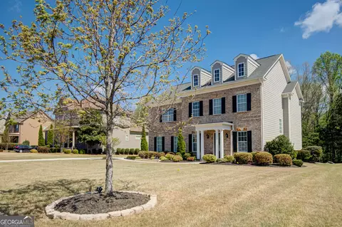 Exterior - 335 Park Haven Ln, Tyrone, GA 30290 photo 2 of 10
