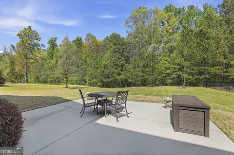 Exterior - 335 Park Haven Ln, Tyrone, GA 30290 photo 9 of 10