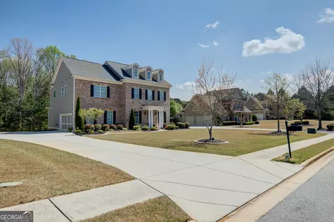 Exterior - 335 Park Haven Ln, Tyrone, GA 30290 photo 4 of 10