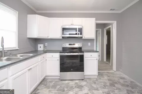 Kitchen - 708 S 3rd St, Warner Robins, GA 31088 photo 1 of 1