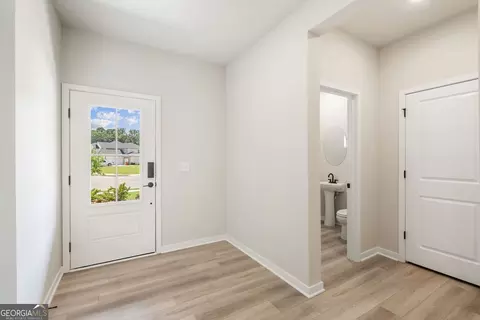 Entry Way - 320 Sundown Trl, Mcdonough, GA 30252 photo 2 of 7
