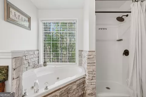 Bath - 404 Eileen Cir, Canton, GA 30114 photo 3 of 4