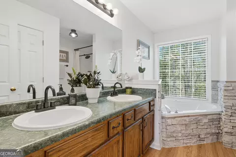 Bath - 404 Eileen Cir, Canton, GA 30114 photo 4 of 4