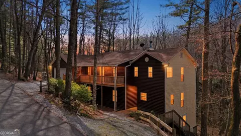 522 Rebel Cir, Sky Valley, GA 30537