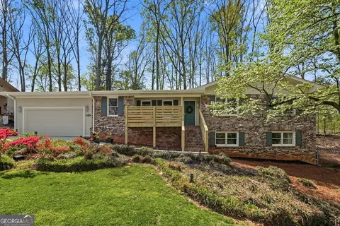 4304 Lindsey Way NE, Roswell, GA 30075