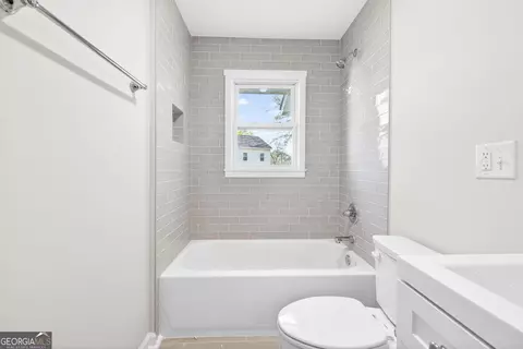 Bath - 38 Bill Rutledge Rd, Winder, GA 30680 photo 3 of 3