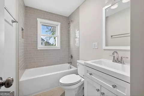 Bath - 38 Bill Rutledge Rd, Winder, GA 30680 photo 1 of 3