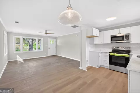 Living - 38 Bill Rutledge Rd, Winder, GA 30680 photo 6 of 6