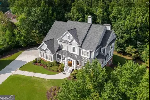 990 Chateau Forest Rd, Hoschton, GA 30548