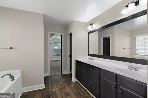 Bath - 2967 Dolostone Way, Dacula, GA 30019 photo 3 of 5