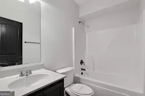 Bath - 2967 Dolostone Way, Dacula, GA 30019 photo 2 of 5