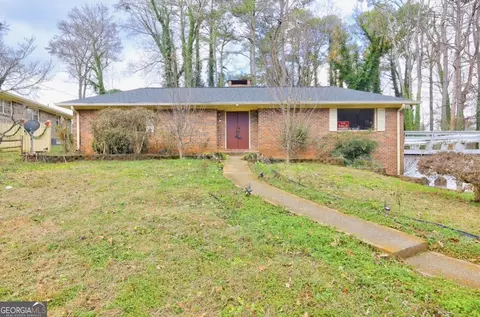 562 Dickens Rd NW, Lilburn, GA 30047