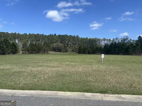 111 Longshore Dr, Kingsland, GA 31548