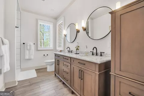 Bath - 451 Mayo Rd, Covington, GA 30014 photo 2 of 10
