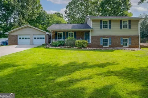 11165 Crosshaven Dr, Roswell, GA 30075