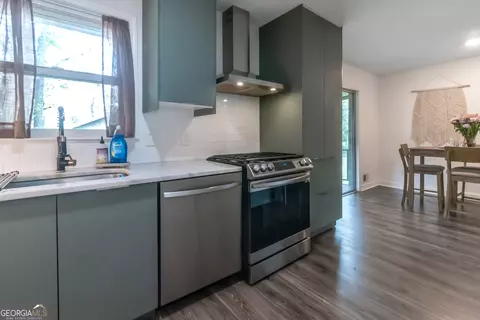 Kitchen - 15 Wynn Dr, Hampton, GA 30228 photo 2 of 3