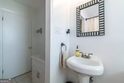 Bath - 15 Wynn Dr, Hampton, GA 30228 photo 1 of 1
