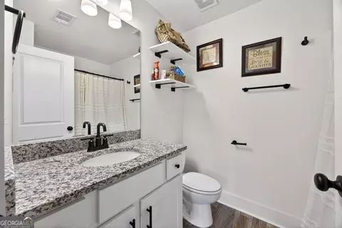 Bath - 7691 Feast Rd, Fairburn, GA 30213 photo 1 of 3