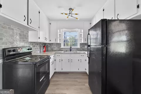 Kitchen - 3825 Highway 81 W, Hampton, GA 30228 photo 3 of 3
