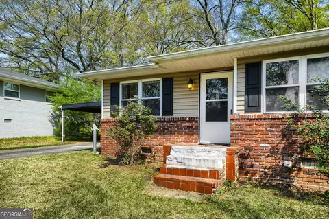 8504 Meadowbrook Dr, Douglasville, GA 30134