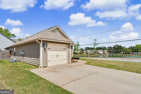 Exterior - 2362 Glebe Ct, Hampton, GA 30228 photo 5 of 7