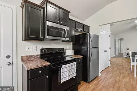 Kitchen - 2362 Glebe Ct, Hampton, GA 30228 photo 1 of 2