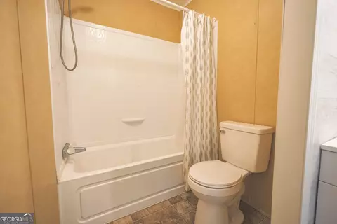 Bath - 86 Smith Rd, Nahunta, GA 31553 photo 1 of 4