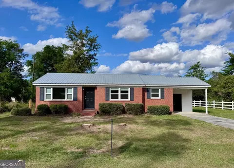 15 Dogwood Rd, Hazlehurst, GA 31539