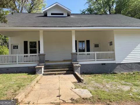 707 E 7th St, West Point, GA 31833
