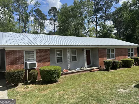 250 Hereford Cir, Swainsboro, GA 30401