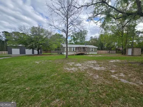 688 Linden Bluff Dr, Jesup, GA 31545