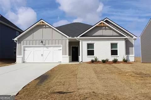 303 Rusty Plow Ln, Perry, GA 31069