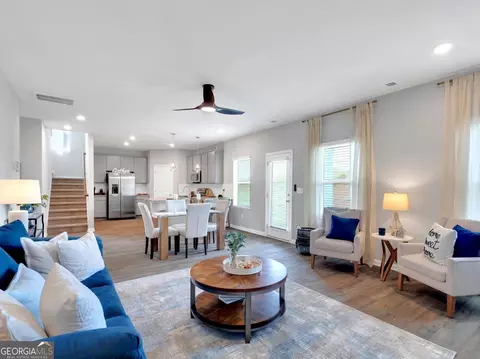 Living - 307 Rusty Plow Ln, Perry, GA 31069 photo 2 of 2