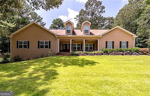 1023 Echo Valley Ct, Loganville, GA 30052