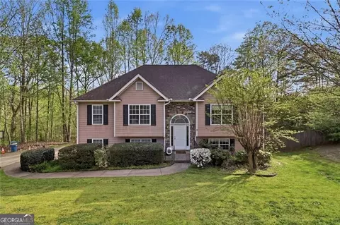 1235 Smoke Hill Ln, Hoschton, GA 30548