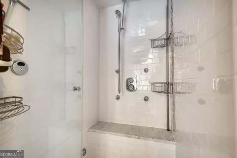 Bath - 172 N Second St, Madison, GA 30650 photo 5 of 14