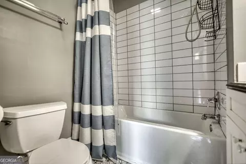 Bath - 172 N Second St, Madison, GA 30650 photo 11 of 14