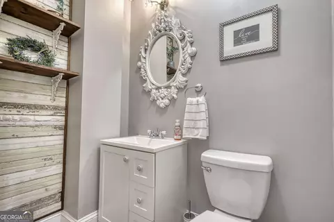 Bath - 172 N Second St, Madison, GA 30650 photo 14 of 14