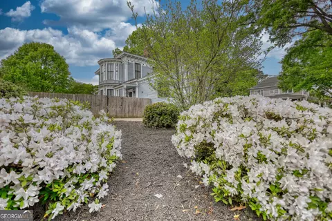 Exterior - 172 N Second St, Madison, GA 30650 photo 5 of 11