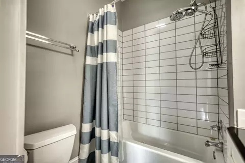 Bath - 172 N Second St, Madison, GA 30650 photo 13 of 14