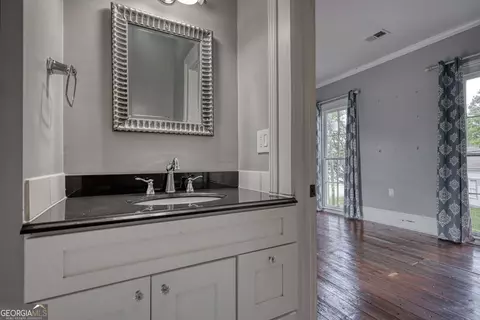 Bath - 172 N Second St, Madison, GA 30650 photo 12 of 14