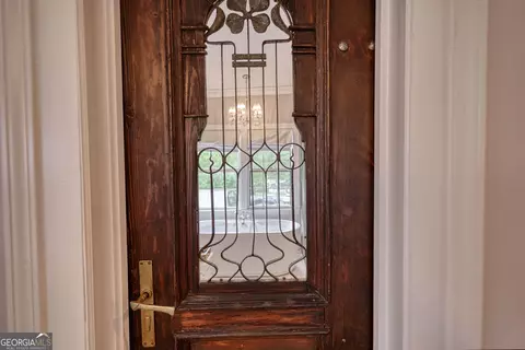 Entry Way - 172 N Second St, Madison, GA 30650 photo 2 of 4