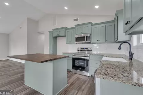 Kitchen - 1004 Callaway Ave, Lagrange, GA 30240 photo 5 of 5