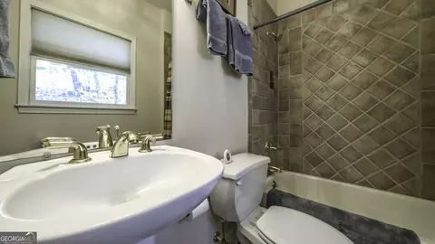 Bath - 906 Ridgeview Dr, Jasper, GA 30143 photo 6 of 7