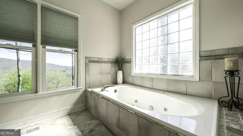 Bath - 906 Ridgeview Dr, Jasper, GA 30143 photo 5 of 7