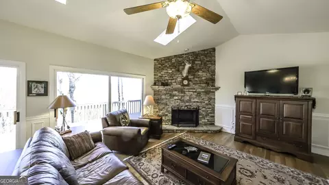 Living - 906 Ridgeview Dr, Jasper, GA 30143 photo 2 of 5
